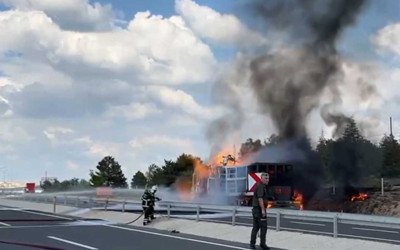 Aksaray'da korku dolu anlar! Tüp yüklü TIR'da yangın!