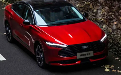 Tek depoyla 915 kilometre! Otomobil devi yenilenen efsanesini tanıttı