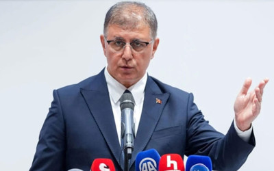 İzmir Büyükşehir Belediye Başkanı Cemil Tugay CHP’den istifa etti