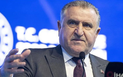 Bakan Bak'tan gençlere ücretsiz müzekart müjdesi