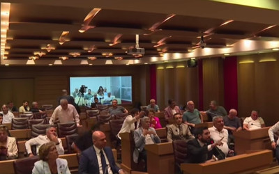 AK Partili meclis üyesinden CHP’ye 15 Temmuz tepkisi: “FETÖ’nün adını anmadılar”