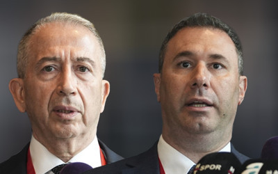 Fikstür çekiminde gerilim! Fenerbahçeli Barış Göktürk Galatasaraylı Metin Öztürk'ün elini havada bıraktı