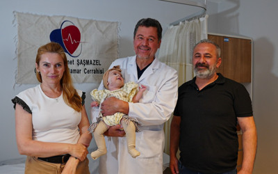 Medipol’de yaşam serüveni! Anne karnında teşhis edildi, 4 ameliyatla hayata tutundu