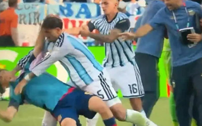 Arjantinli Paredes maç bittikten sonra çıldırdı! İspanyol futbolculara saldırdı
