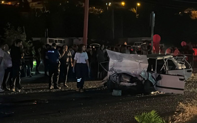 Trafik ışıklarında bekleyen araca çarptı! Feci kazada hayatını kaybetti