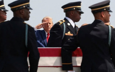 Trump, Ürdün'de ölen ABD askerlerinin cenazelerini karşıladı