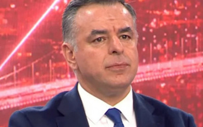 Barış Yarkadaş'tan bomba iddia! Gürsel Tekin 33 ilçe başkanını görevden aldı