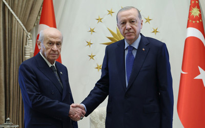 Beştepe'de kritik zirve! Cumhurbaşkanı Erdoğan, Bahçeli ile bir araya geldi