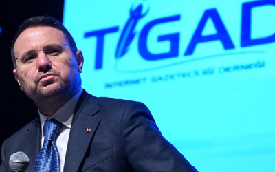 Hadi Özışık, Adalet Bakanı Akın Gürlek'e "Korkmuyor musunuz?" diye sordu