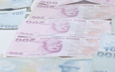 Dilencinin üzerinden çıkan paraya bakın!