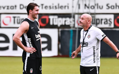 Beşiktaş'ta yeni transfer Dusan Vlahovic, ilk antrenmanına çıktı