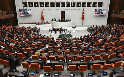 O isim AK Parti'ye katılırsa bir partinin Meclis'teki grubu düşüyor