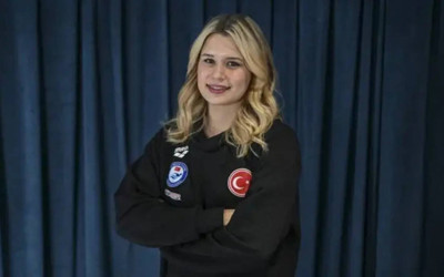 Milli yüzücü Defne Kurt Avrupa şampiyonu oldu