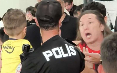 Fenerbahçeli minik taraftarın formasını zorla çıkarttıran kişi hakkında yeni gelişme