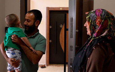 Bakan Kurum, İlk Evim Projesi ile evlerine kavuşan çiftin görüntülerini paylaştı