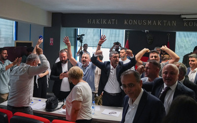 Menredes seçimi sonrası CHP'den açıklama: Kaybetmeye alışın kardeşim