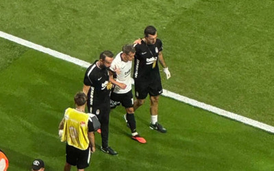 Beşiktaş'ta sakatlık şoku! Oyundan çıktı