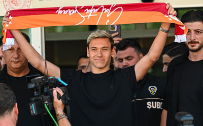 Galatasaray'ın yeni transferi Aleksey Batrakov, İstanbul’a geldi