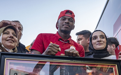 Victor Osimhen'e Erzurum'da sürpriz hediye! 135 bin boncukla 3,5 ayda hazırlandı