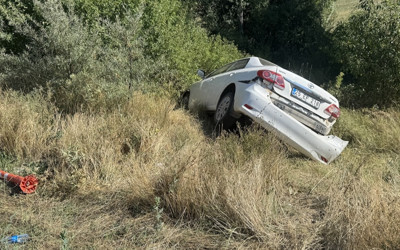 Erzurum'da otomobilin şarampole devrildi: 5 kişi yaralandı