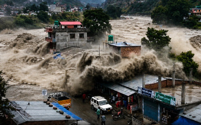 Nepal'de ikinci felaket kapıda! Doğal baraj patladı, halka 'kaçın' uyarısı