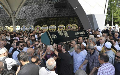 Yazar Ali Haydar Haksal son yolculuğuna uğurlandı
