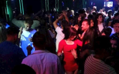 İranlı turistler Van'a akın etti! Esnafın yüzü gülüyor...