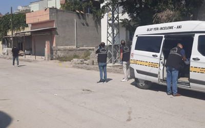 Adana'da bir kişi eşi ve baldızını silahla vurdu