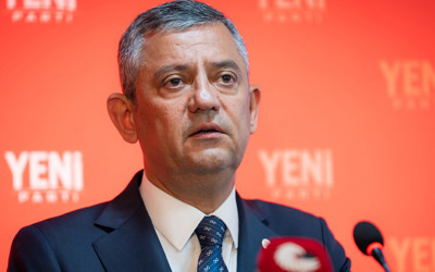 Özgür Özel'den çok iddialı çıkış: "İlk seçimde partiyi birinci parti yapmazsam görevimi devredeceğim''