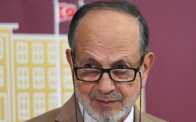 Yeni Yol Partisi'ndeki grup krizi çözüldü! 3 eşi olan milletvekili Yeni Yol'a katıldı