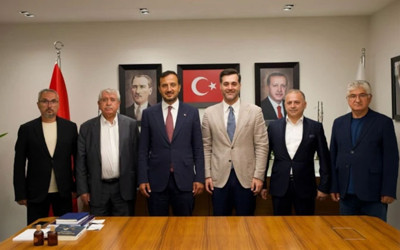 Üsküdar'da seçim öncesi bomba gelişme: CHP'den istifa ederek AK Parti'ye geçtiler