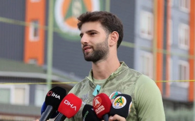 Anlaşma sağlandı! Ünlü futbolcu Beşiktaş için İstanbul'a geliyor!