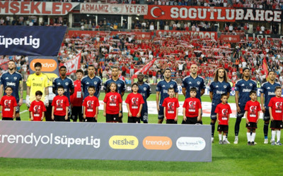 Fenerbahçe Şampiyonlar Ligi kadrosunu belirledi! UEFA listesinde kimler var, kimler yok?