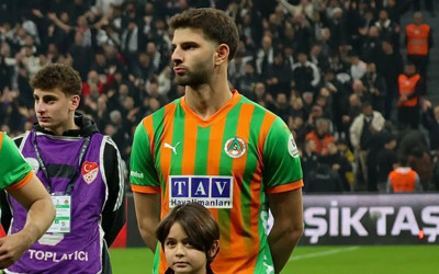 Beşiktaş savunmaya Ümit Akdağ takviyesi yaptı! Ümit Akdağ hangi takımlarda oynadı, sözleşmesi kaç yıllık?