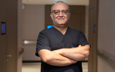 Kuşak gibi sırta vuran karın ağrısına dikkat: Pankreatit olabilir