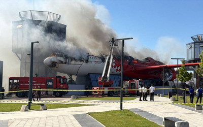 Kocaeli'de yolcu uçağı alev alev yandı