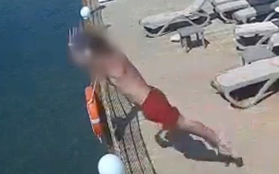 Alanya'da sığ suya balıklama atlayan kişi hayatını kaybetti