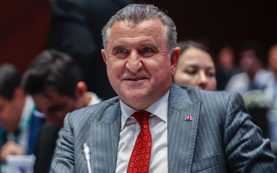 Bakan Bak’tan Filenin Sultanları’na övgü: “Biz bitti demeden bitmez”