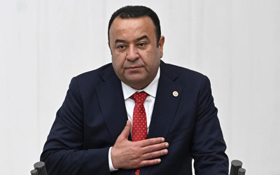 Adnan Beker'den Mustafa Adıgüzel'e: İspat etmeyen şerefsiz, namussuzdur