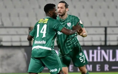 Bursaspor, deplasmanda Manisa FK'yı mağlup etti