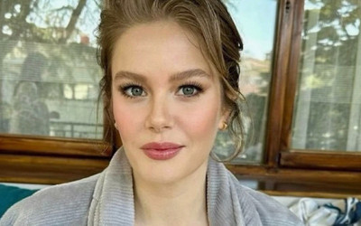 Oyuncu Burcu Biricik'ten müjdeli haber! Yeni projesini duyurdu