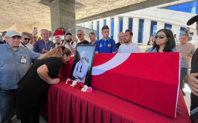 Oyuncu Serhat Kılıç Ankara'da son yolculuğuna uğurlandı! Cenazesine katılamayan rol arkadaşından acı dolu feryat