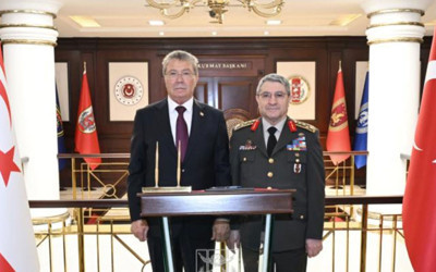Orgeneral Bayraktaroğlu, KKTC Başbakanı Üstel ile görüştü
