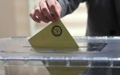 Son seçim anketi! Zirvedeki parti büyük fark attı, 3 partinin oyu da...