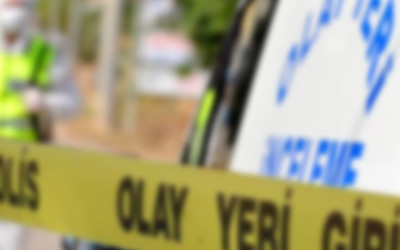Eşini tabancayla öldüren kişi aynı silahla intihar etti
