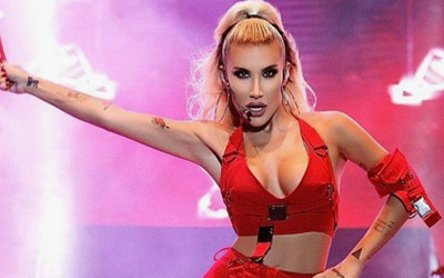 İrem Derici’nin karnı dikkat çekti! Görenler "hamile mi" sorusunu sordu