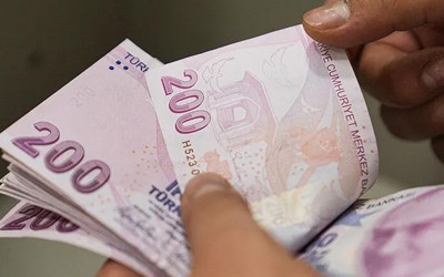 Gizemli milyarder bir gecede Türkiye'deki hesabından 45 milyar TL çekti!