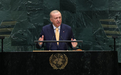 Cumhurbaşkanı Erdoğan BM kürsüsünde Sezai Karakoç’un şiirini okudu