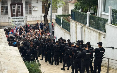 Adalar Belediyesi’nde seçim krizi: CHP’li üyeler arka kapıdan çıktı