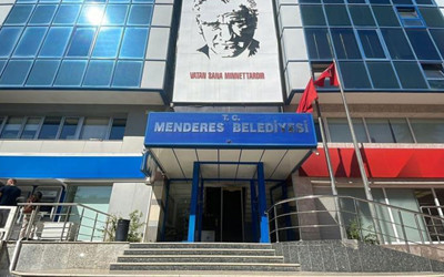Menderes Belediyesine yönelik soruşturmada 7 şüpheli tutuklandı